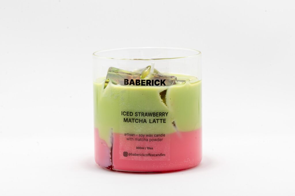 iced strawberry matcha latte baberick candles 1